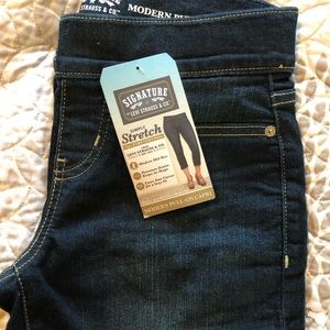 Levi Strauss Stretch Denim Modern Pull on Capri